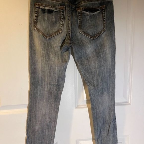 Mossimo Supply Co Distressed Ripped Skinny Jeans Size 5 - Picture 6 of 7